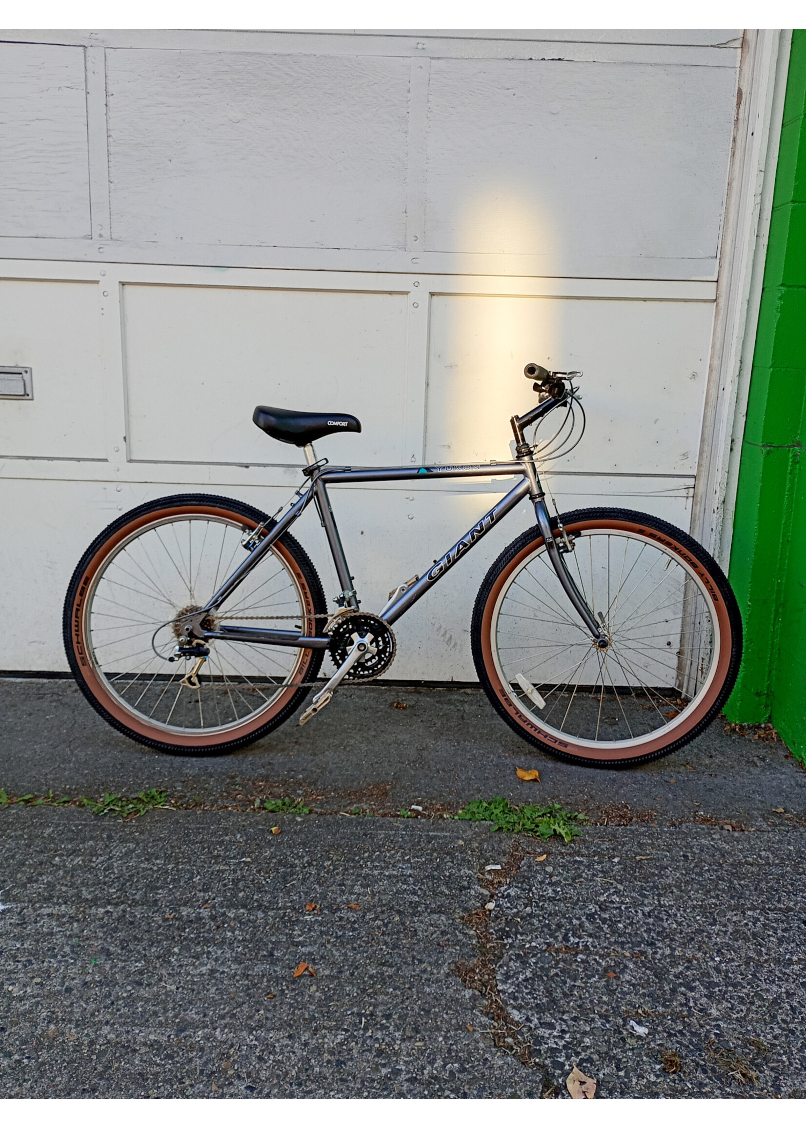 Giant Giant Yukon 18" Medium Grey