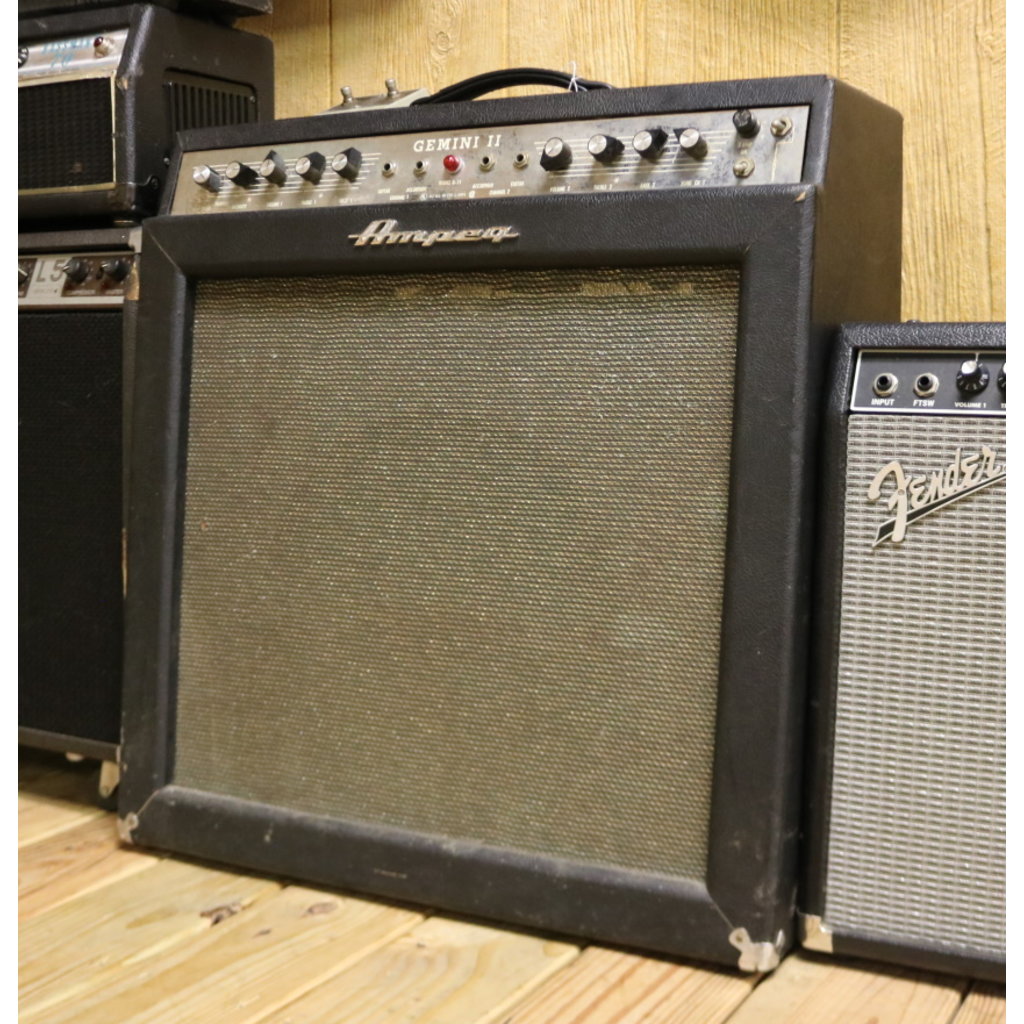 Ampeg VINTAGE Ampeg Gemini II (030)