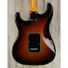 Fender DEMO Fender Stevie Ray Vaughan Stratocaster - 3-Color Sunburst (519)