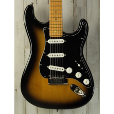 Fender USED 2005 Fender American Deluxe Stratocaster V-Neck (005)