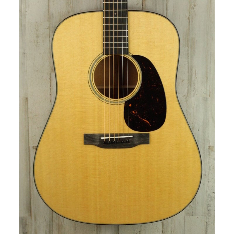 Martin NEW 2025 Martin Standard Series D-18 - Natural w/ Aging Toner (349)