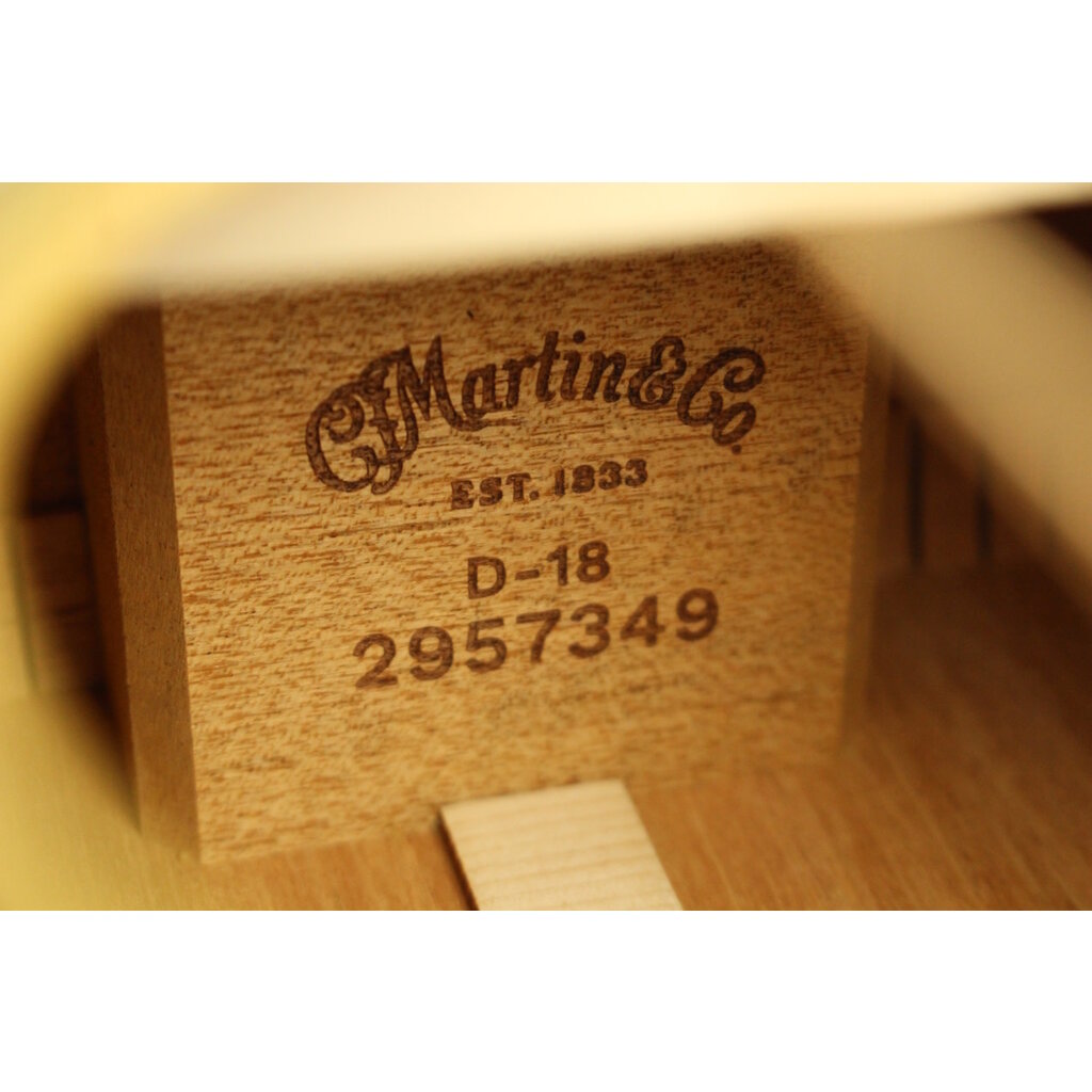 Martin NEW 2025 Martin Standard Series D-18 - Natural w/ Aging Toner (349)