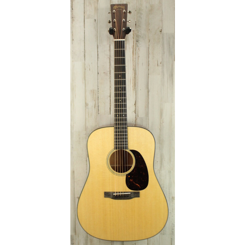 Martin NEW 2025 Martin Standard Series D-18 - Natural w/ Aging Toner (349)