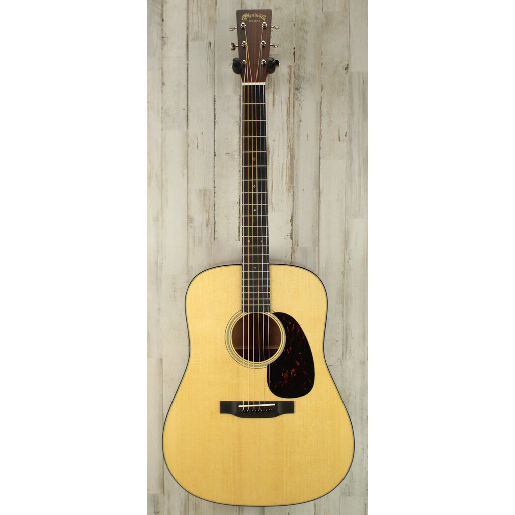 Martin NEW 2025 Martin Standard Series D-18 - Natural w/ Aging Toner (258)