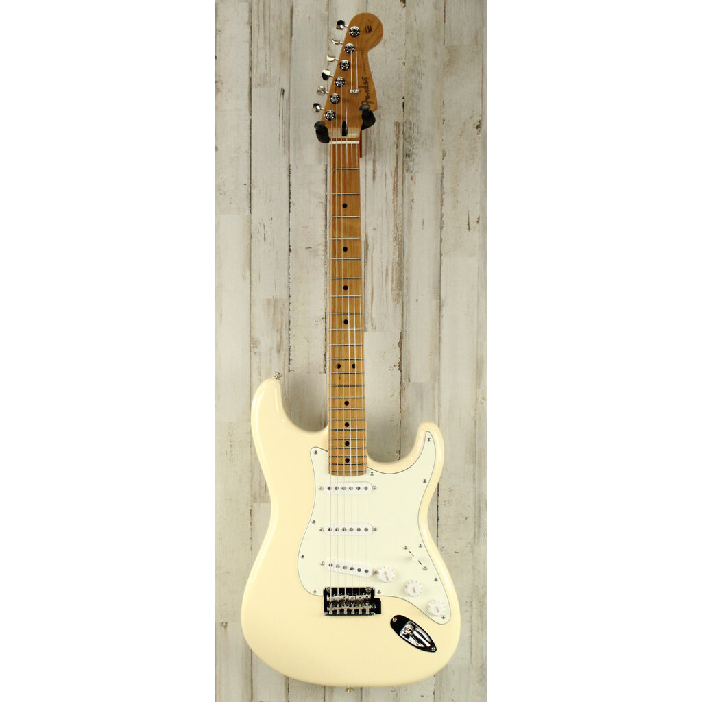 Fender DEMO Fender Limited Edition Player II Stratocaster - Olympic White (520)