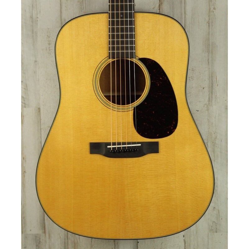 Martin NEW 2025 Martin Standard Series D-18 - Natural w/ Aging Toner (362)