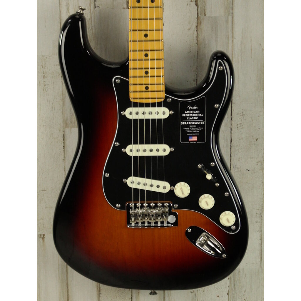 Fender DEMO Fender American Professional Classic Stratocaster - 3-Color Sunburst (275)