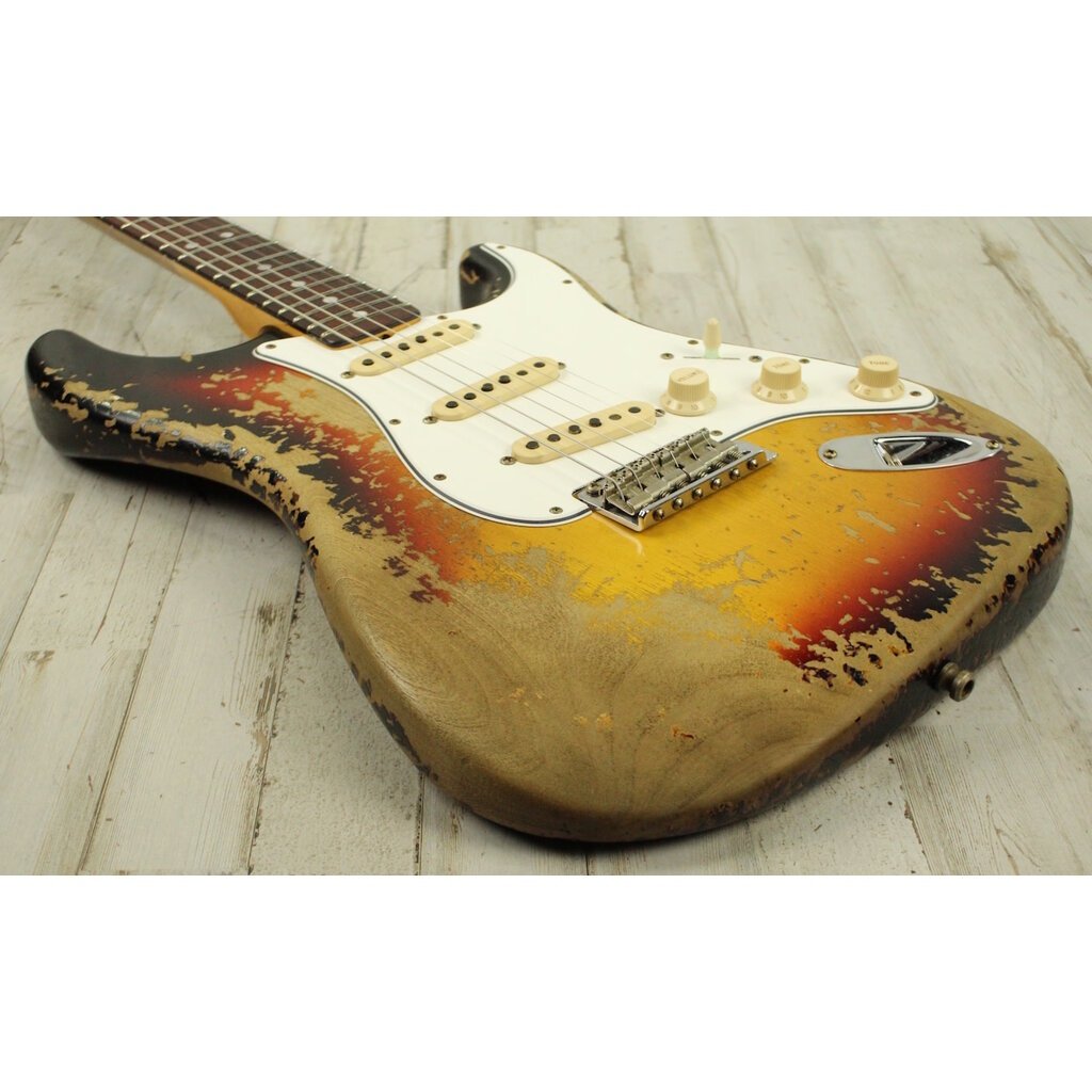 Fender NEW Fender 2025 Strat Pro Super Heavy Relic - 3-Color Sunburst (563)