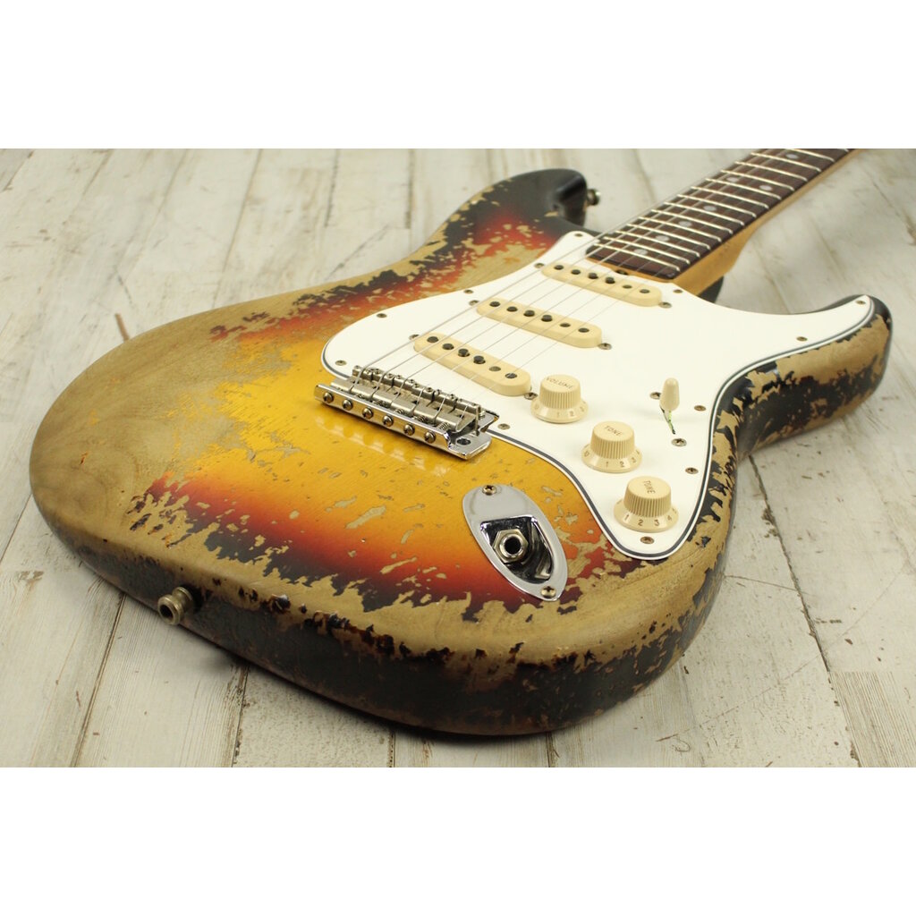 Fender NEW Fender 2025 Strat Pro Super Heavy Relic - 3-Color Sunburst (563)