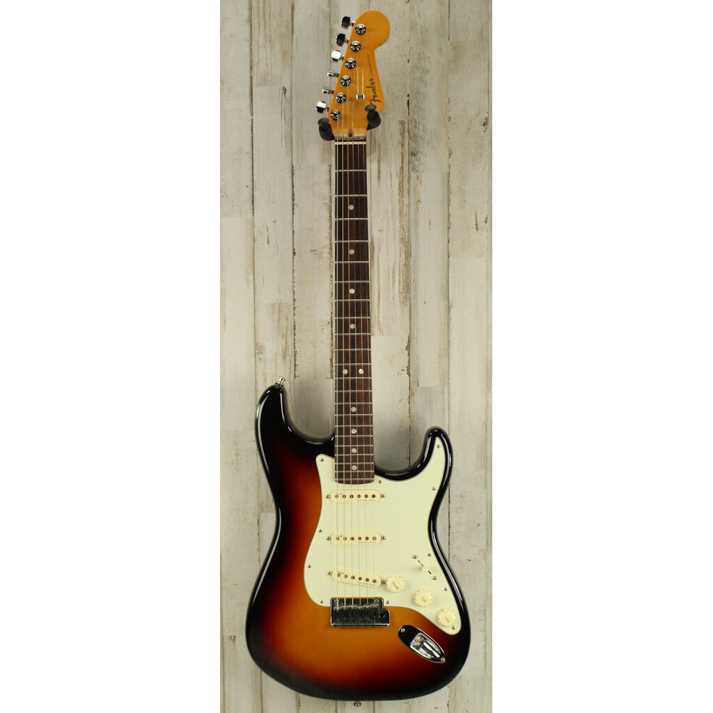 Fender USED 2022 Fender American Ultra Stratocaster (171)