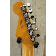 Fender USED 2022 Fender American Ultra Stratocaster (171)