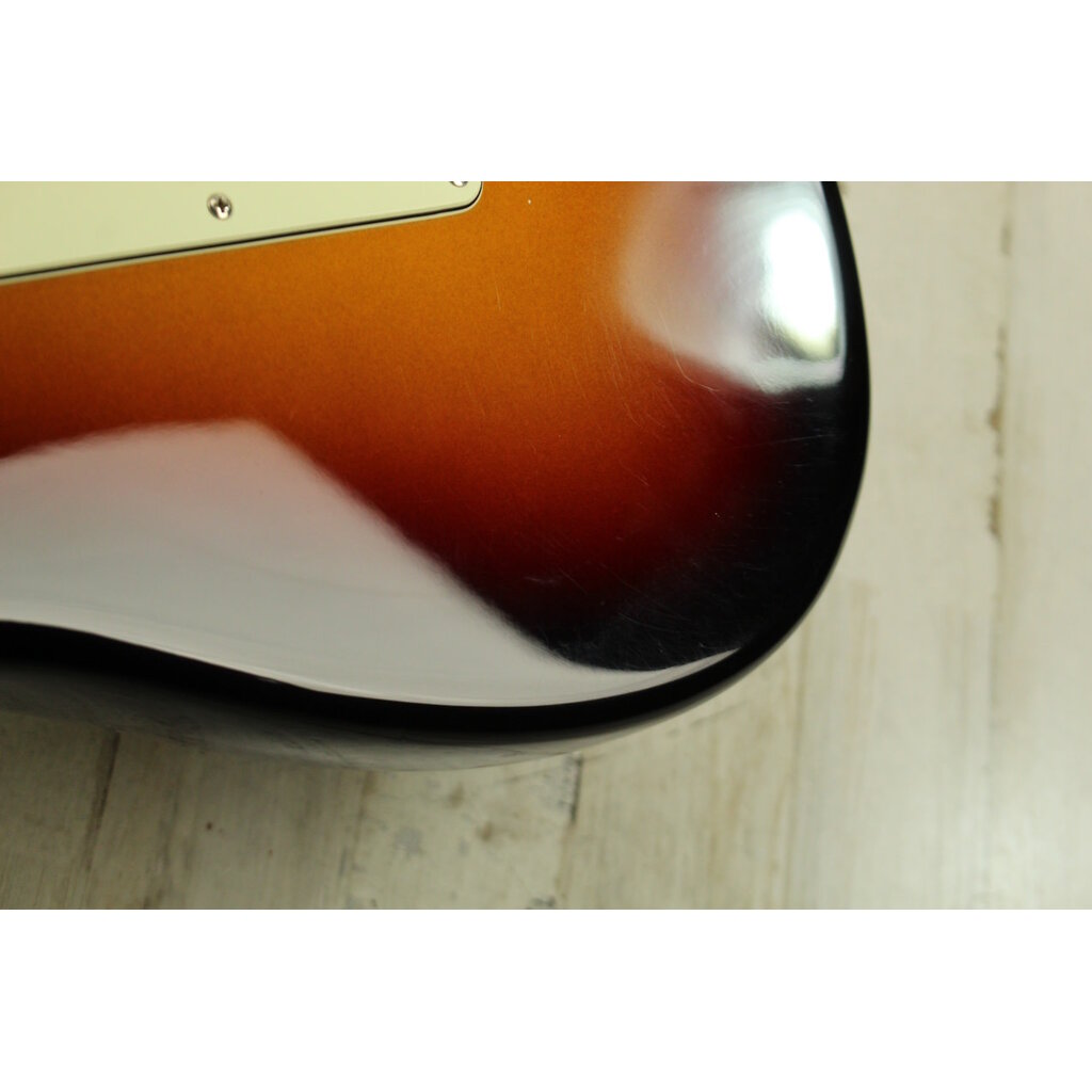 Fender USED 2022 Fender American Ultra Stratocaster (171)