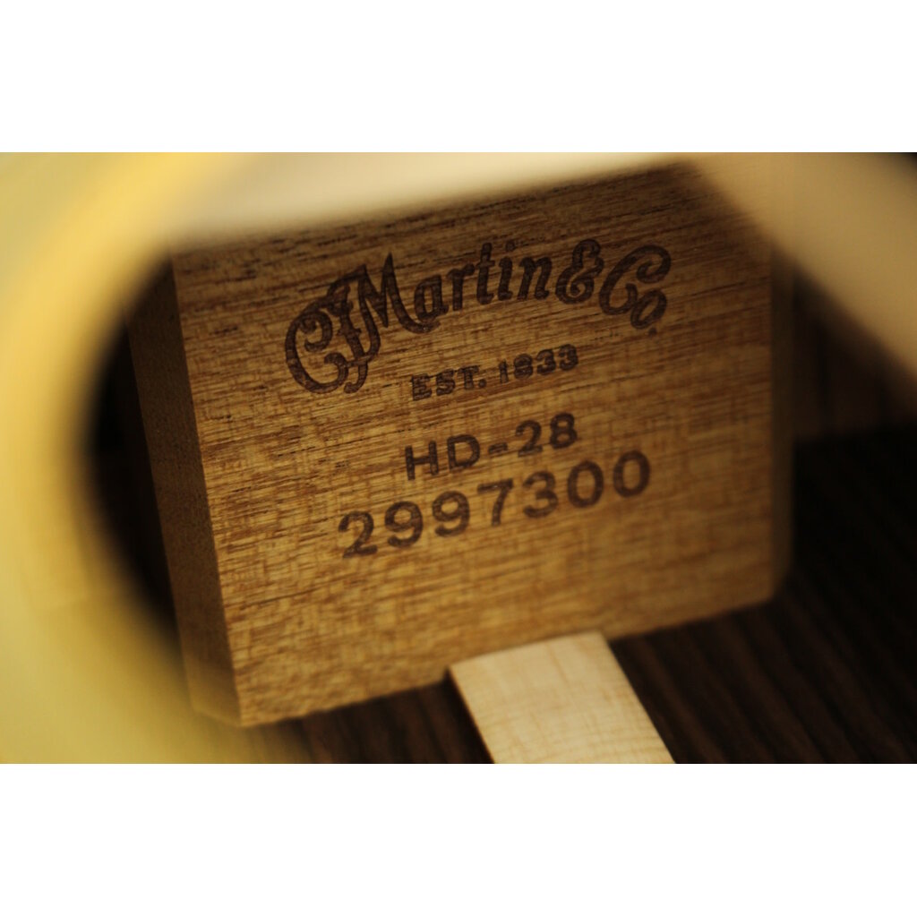 Martin NEW 2025 Martin Standard Series HD-28 - Natural w/ Aging Toner (300)
