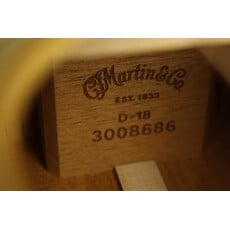 Martin NEW 2025 Martin Standard Series D-18 - Natural w/ Aging Toner (686)