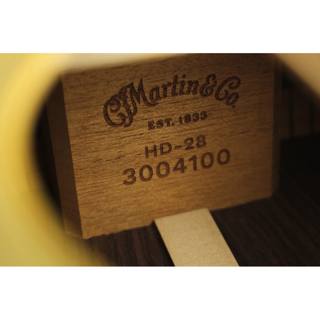 Martin NEW 2025 Martin Standard Series HD-28 - Natural w/ Aging Toner (100)