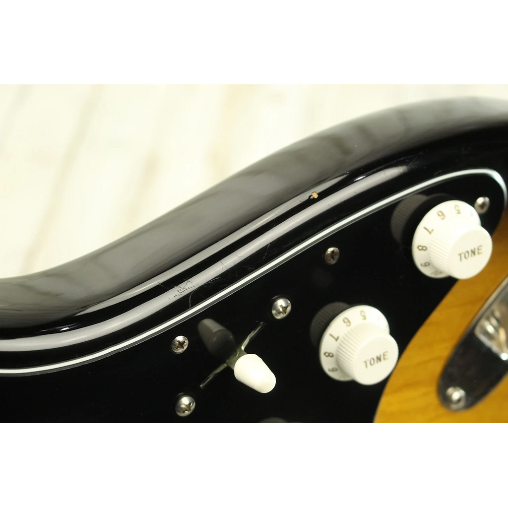 Fender USED 2005 Fender American Deluxe Stratocaster V-Neck (005)