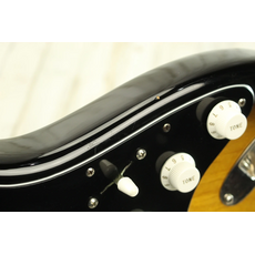 Fender USED 2005 Fender American Deluxe Stratocaster V-Neck (005)