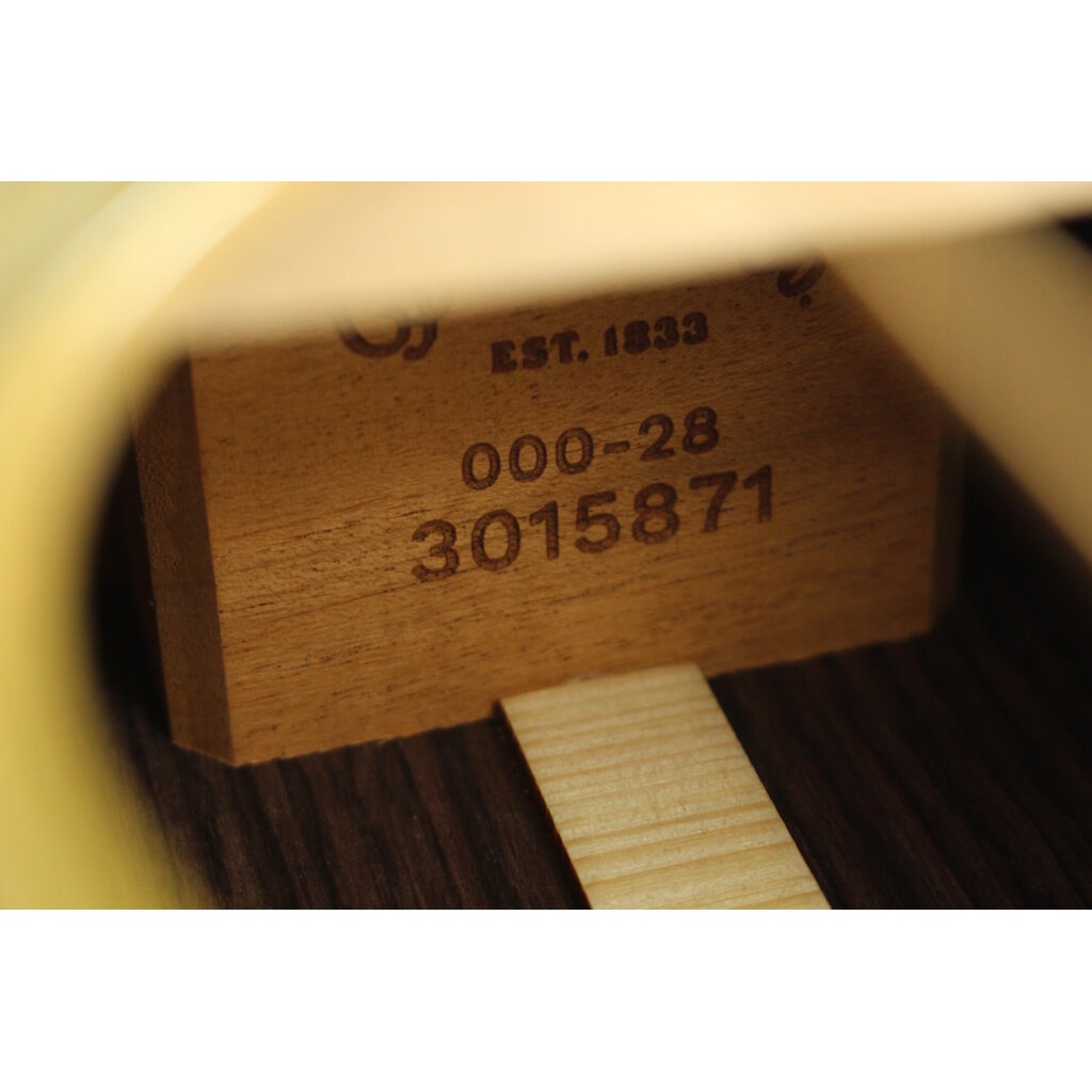 Martin NEW 2025 Martin Standard Series 000-28 - Natural w/ Aging Toner (871)