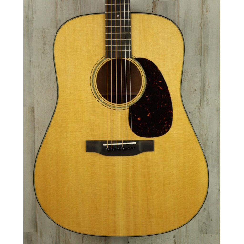 Martin NEW 2025 Martin Standard Series D-18 - Natural w/ Aging Toner (373)