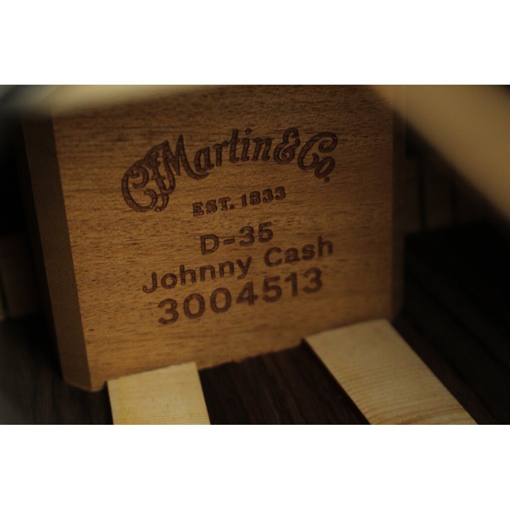 Martin NEW Martin D-35 Johnny Cash - Black (513)