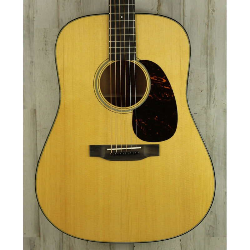 Martin NEW 2025 Martin Standard Series D-18 - Natural w/ Aging Toner (038)