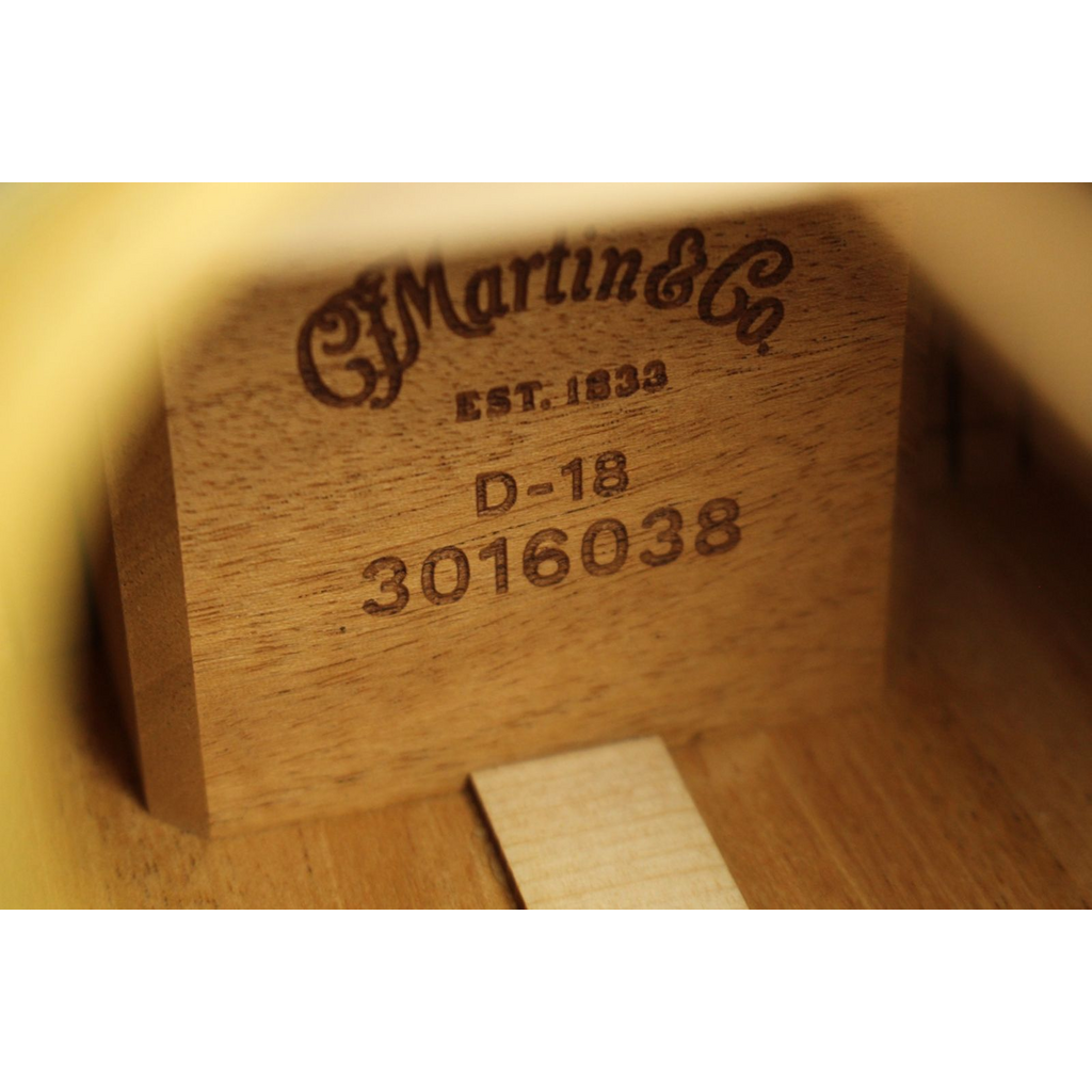 Martin NEW 2025 Martin Standard Series D-18 - Natural w/ Aging Toner (038)