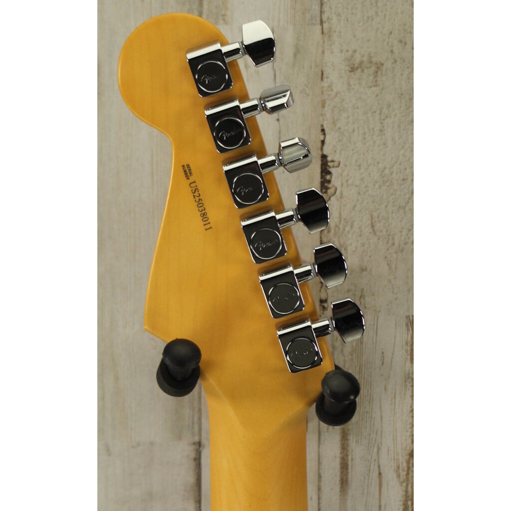 Fender DEMO Fender American Professional II Stratocaster - Olympic White (011)