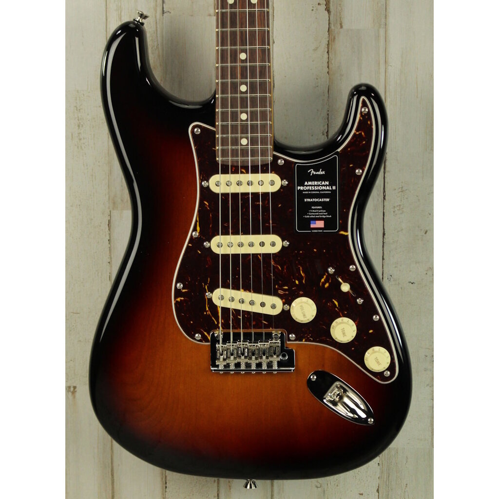 Fender DEMO Fender American Professional II Stratocaster - 3-Color Sunburst (037)