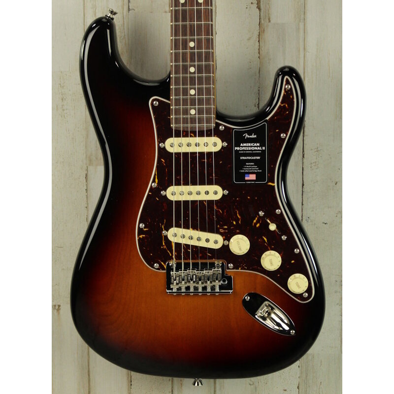 Fender DEMO Fender American Professional II Stratocaster - 3-Color Sunburst (037)