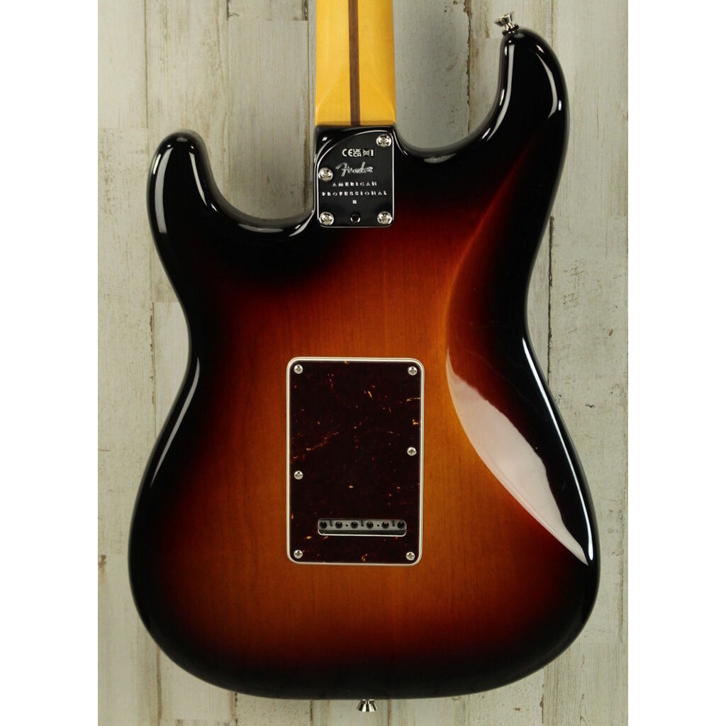 Fender DEMO Fender American Professional II Stratocaster - 3-Color Sunburst (037)