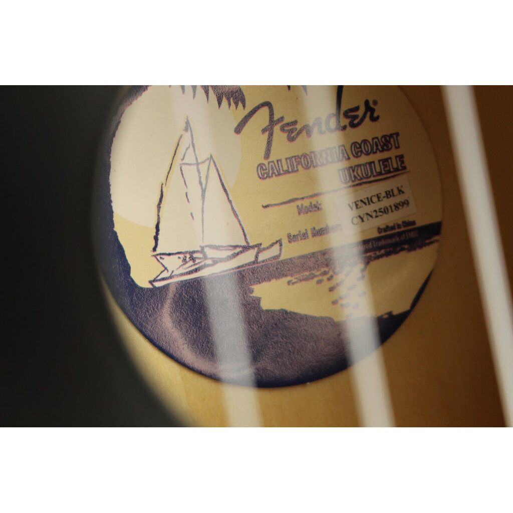 Fender DEMO Fender Venice Soprano Ukulele - Black (899)