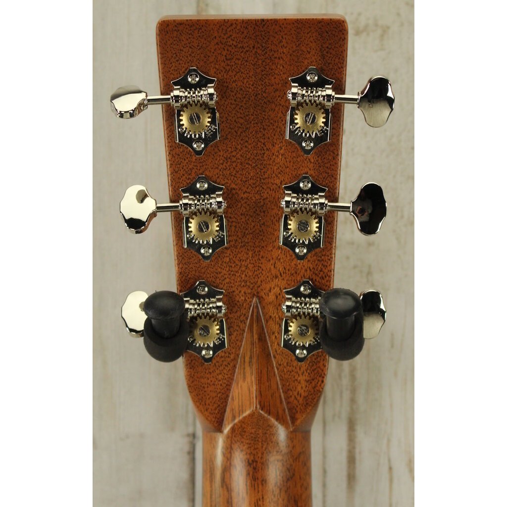 Martin NEW Martin Standard Series HD-28 - Natural w/ Aging Toner (262)