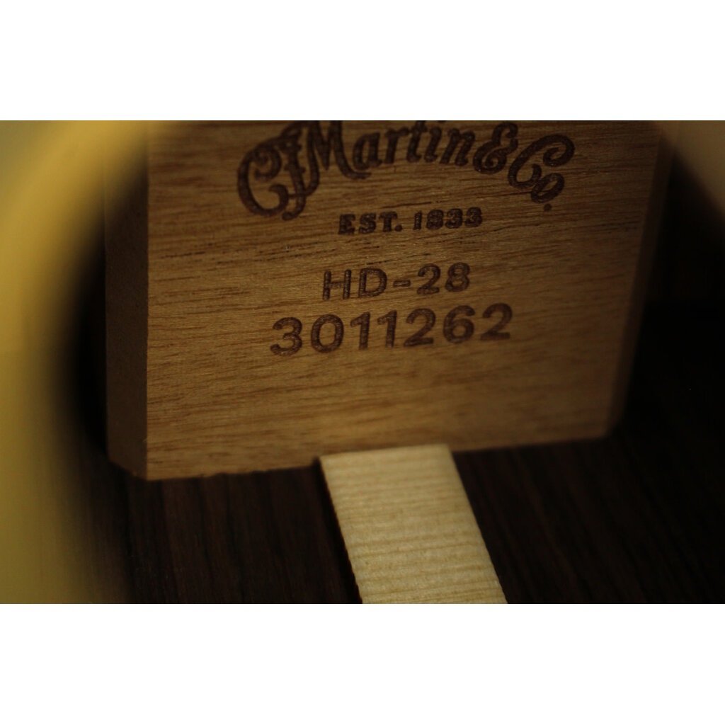 Martin NEW Martin Standard Series HD-28 - Natural w/ Aging Toner (262)
