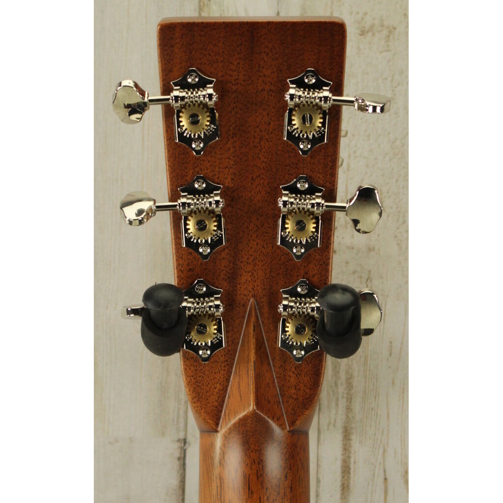 Martin NEW Martin Standard Series HD-28 - Natural w/ Aging Toner (417)