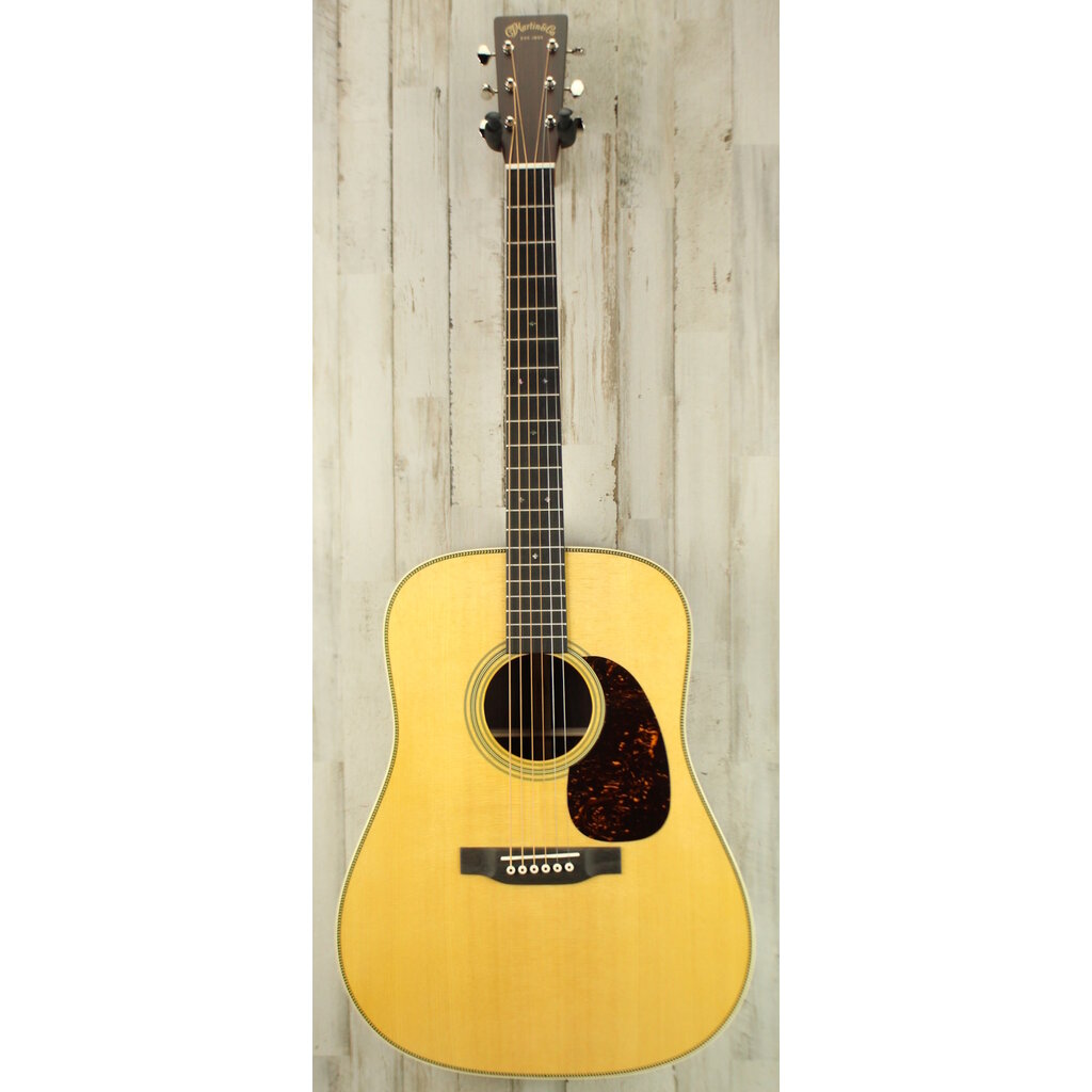 Martin NEW Martin Standard Series HD-28 - Natural w/ Aging Toner (065)