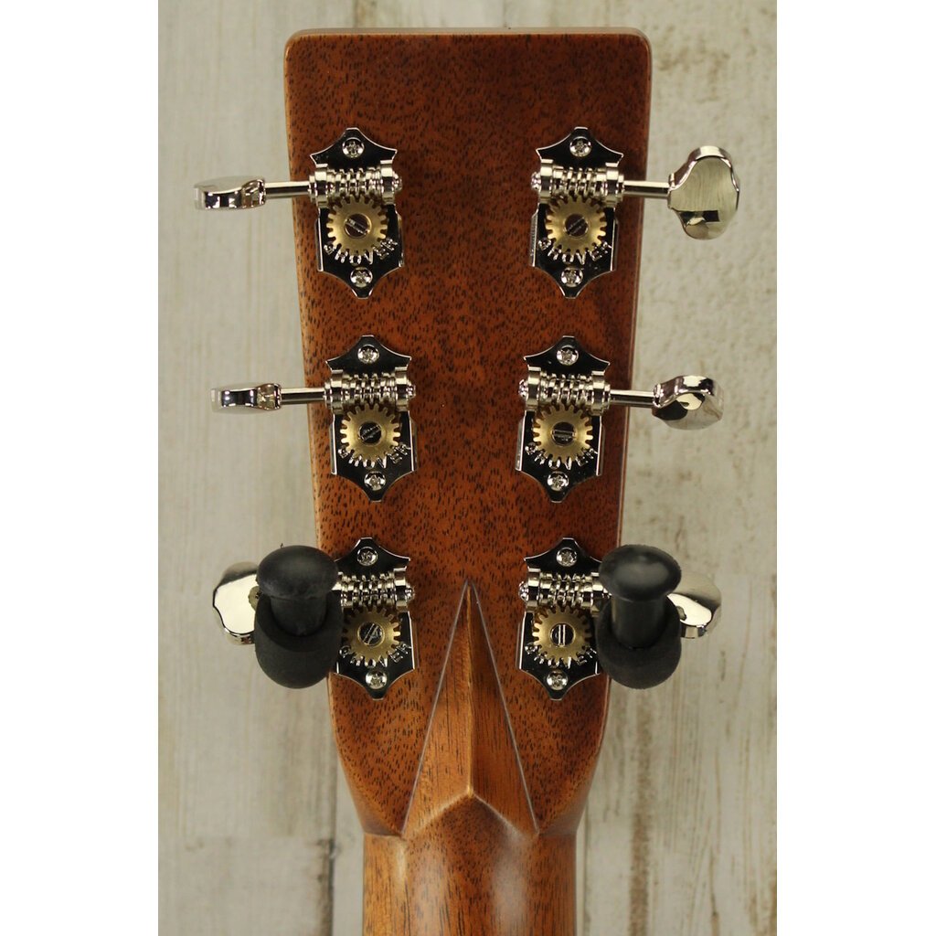 Martin NEW Martin Standard Series D-28 - Natural w/ Aging Toner (526)