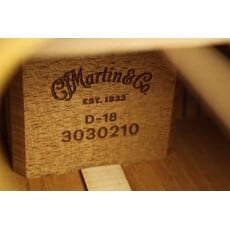 Martin NEW Martin Standard Series D-18 - Natural w/ Aging Toner  (210)