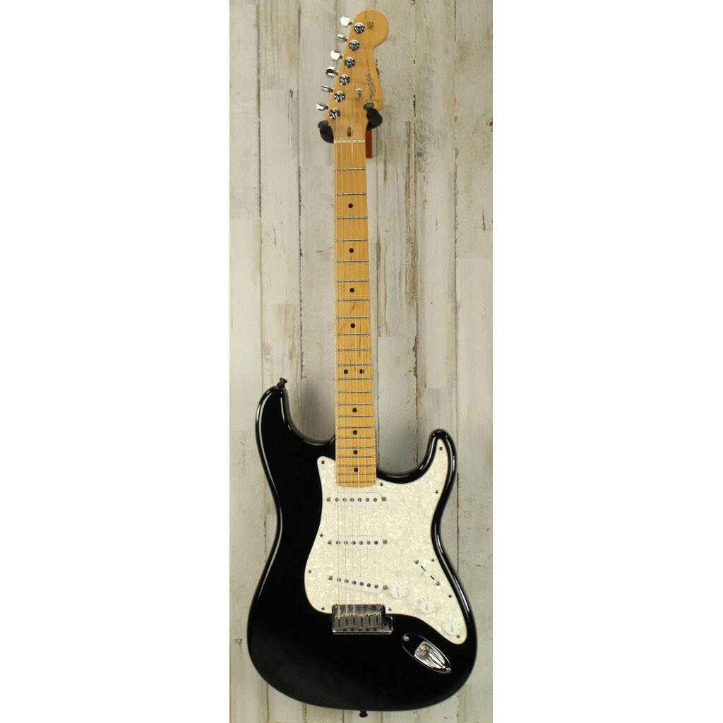 Fender USED 2004 Fender American Series Stratocaster (306)
