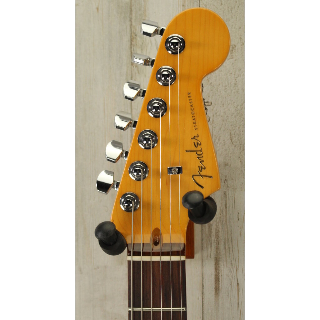 Fender USED Fender 2022 American Ultra Stratocaster (171)