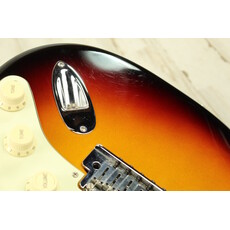 Fender USED Fender 2022 American Ultra Stratocaster (171)