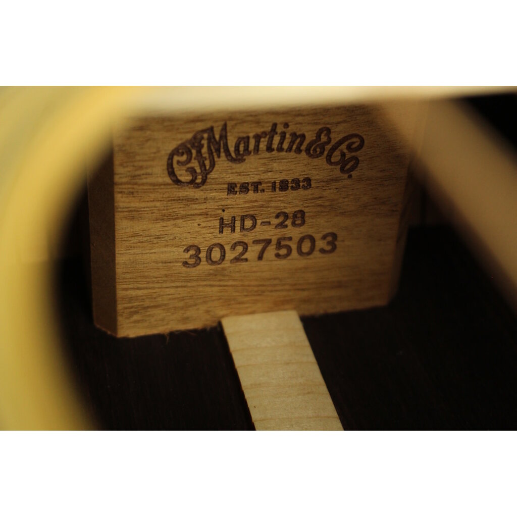 Martin NEW Martin Standard Series HD-28 - Natural w/ Aging Toner (503)