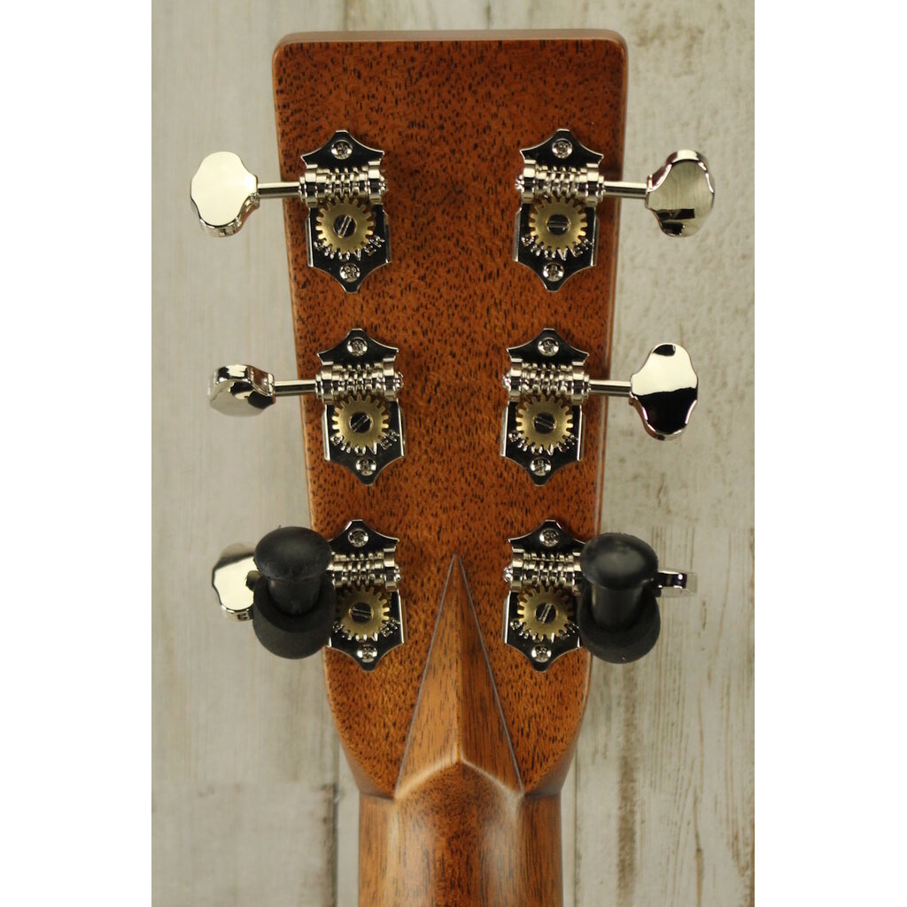 Martin NEW Martin Standard Series HD-28 - Natural w/ Aging Toner (509)