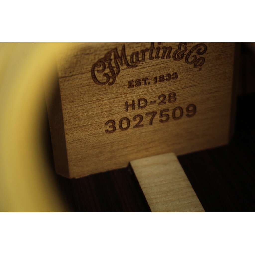 Martin NEW Martin Standard Series HD-28 - Natural w/ Aging Toner (509)