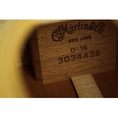 Martin NEW Martin Standard Series D-18 - Natural w/ Aging Toner (426)