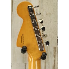 Fender DEMO Fender Vintera III Early '60s Bass VI - 3-Color Sunburst (159)