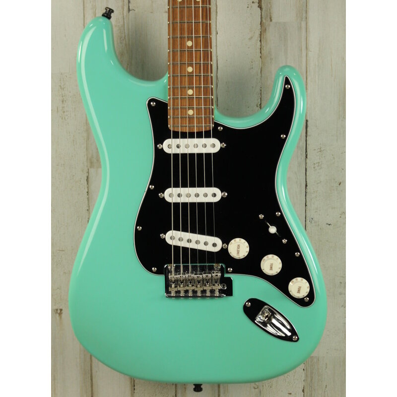 Fender USED 2023 Fender Player Stratocaster (611)