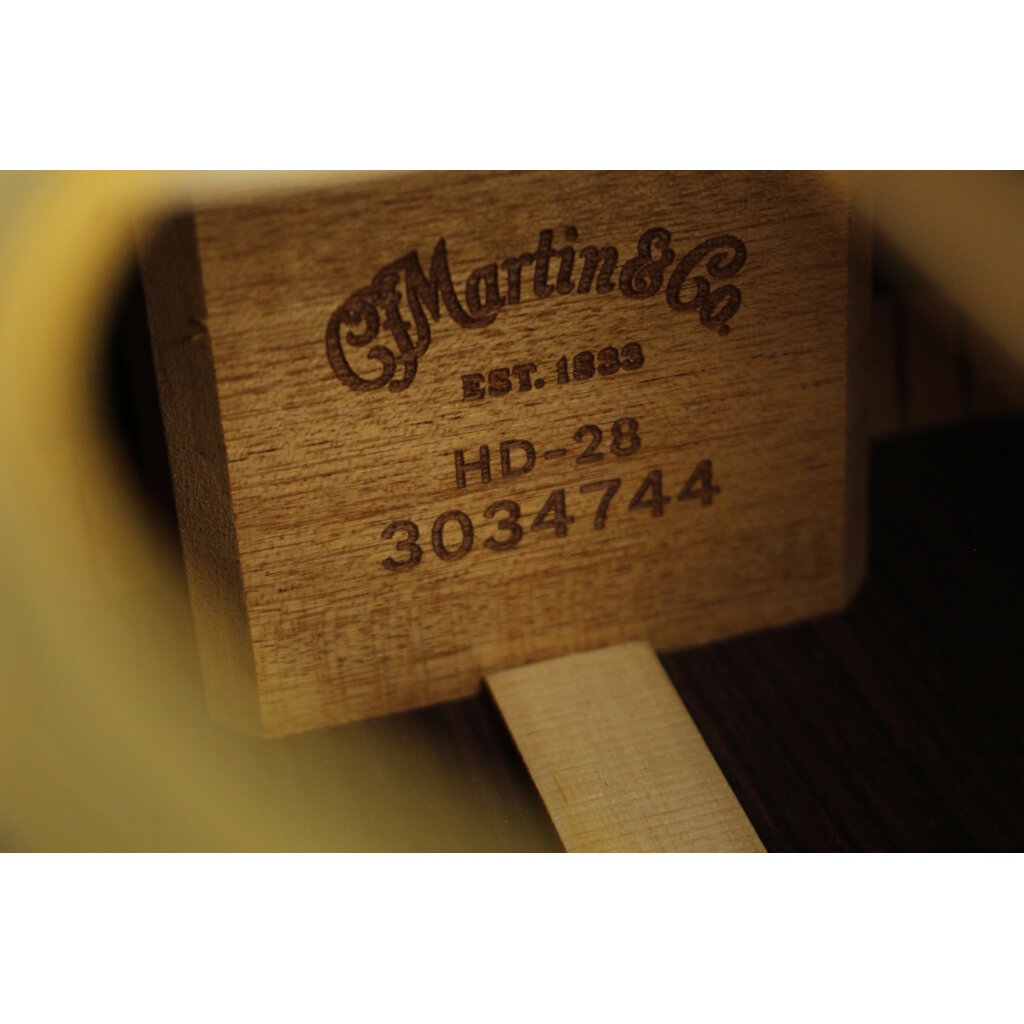 Martin NEW Martin Standard Series HD-28 - Natural w/ Aging Toner (744)