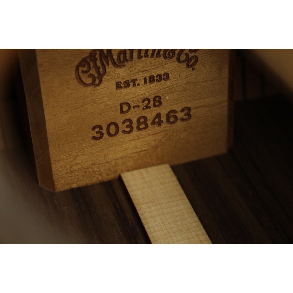 Martin NEW Martin Standard Series D-28 - 1933 Ambertone (463)