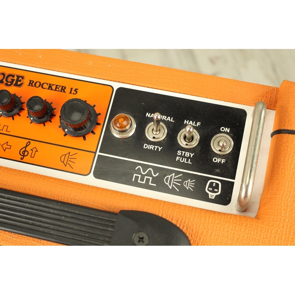 Orange USED Orange Rocker 15 Combo (617)