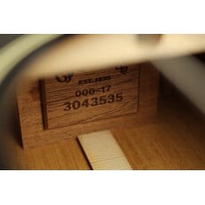 Martin NEW Martin 000-17 - Whiskey Sunset Burst (535)